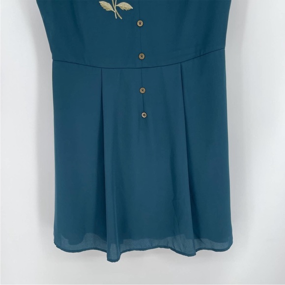 🌸 Xhilaration Floral Embroidered Detail Dress 🌸 - Picture 4 of 11